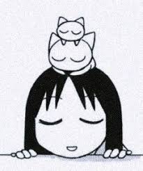 Osaka con dos gatitos en la cabeza